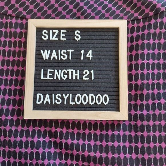 TRISISTO SKIRT Size Small - Picture 7 of 7